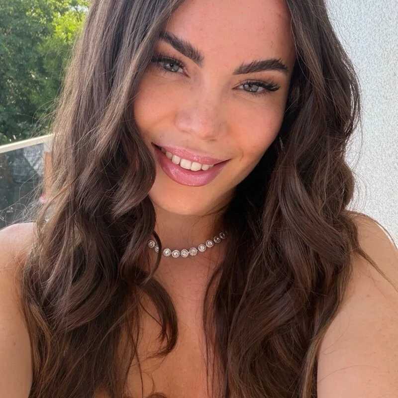 SophiaRay — FansOnlyX creator profile