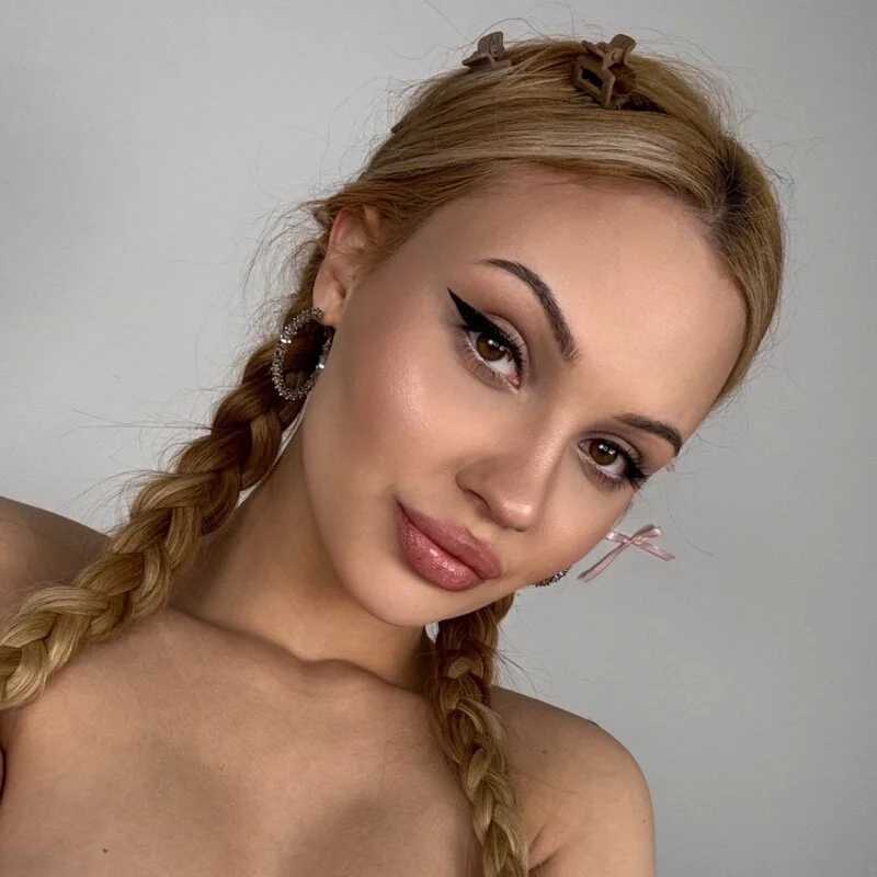 LexiMoss — FansOnlyX creator profile