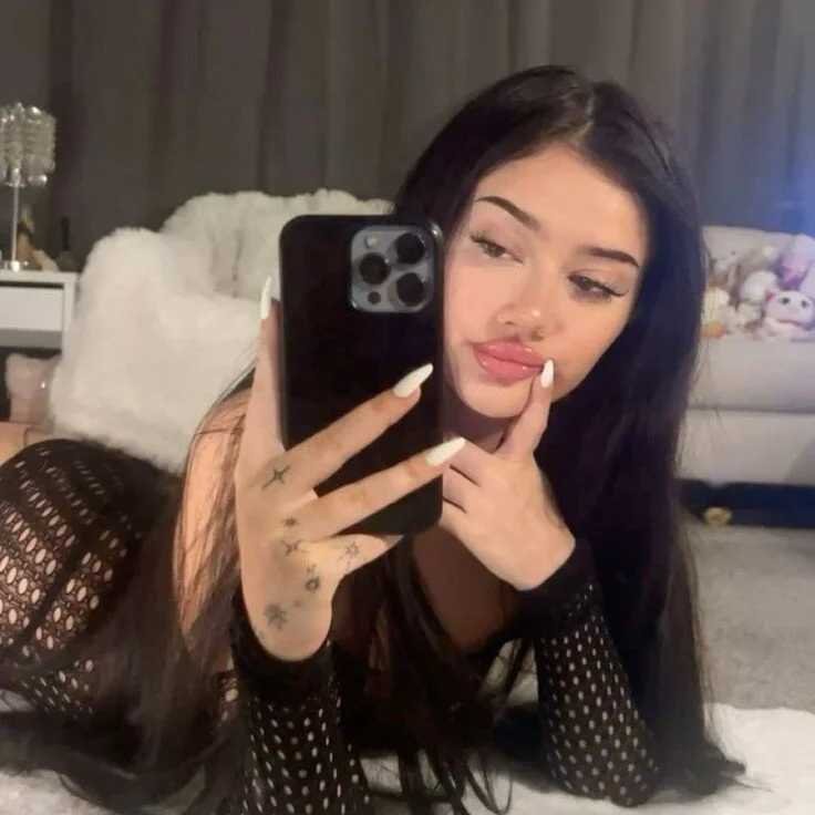 Malika_6955 — FansOnlyX creator profile