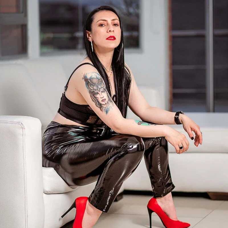 Litas_Secrets — FansOnlyX creator profile