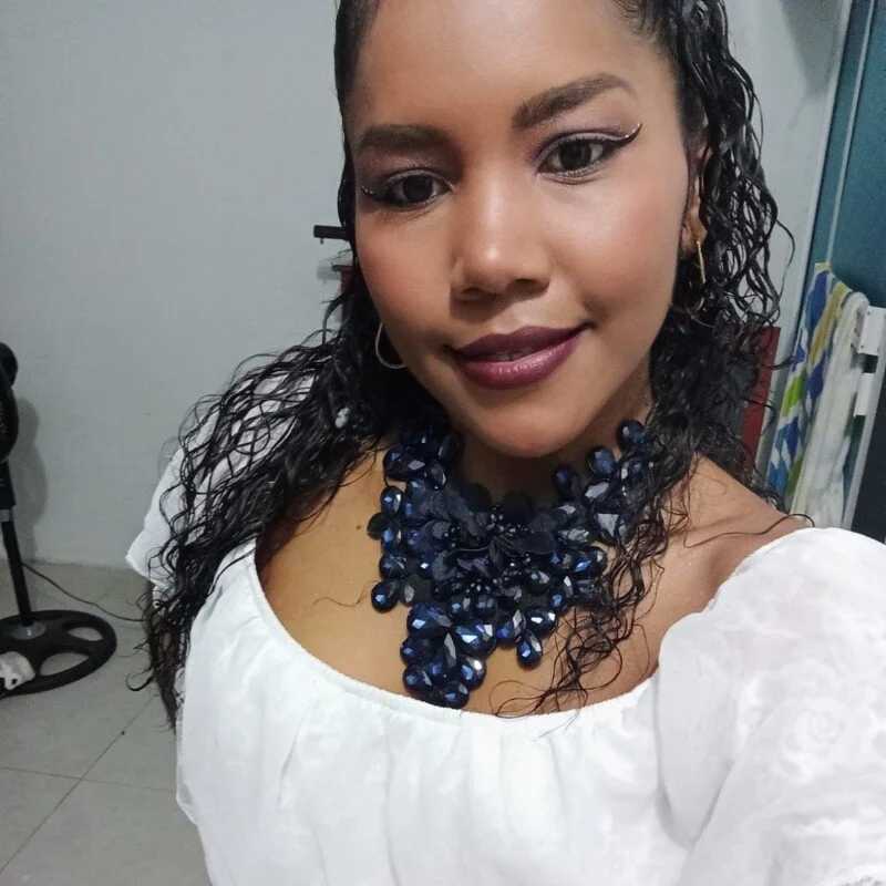 Perla_Guzman — FansOnlyX creator profile