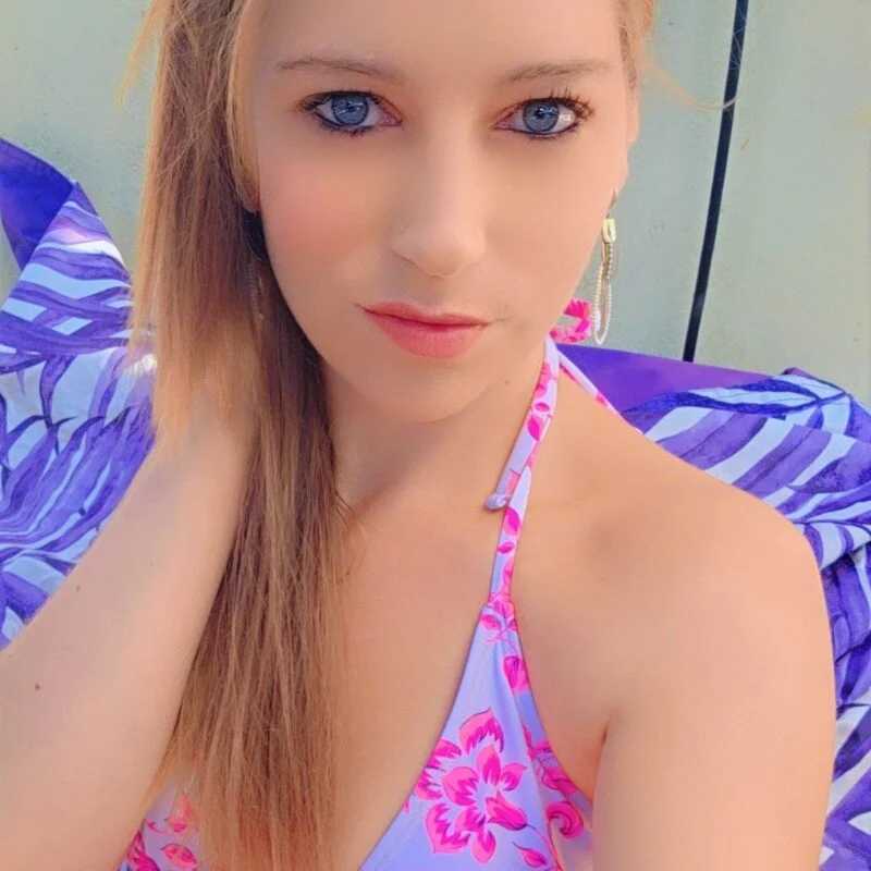 XLisaxx — FansOnlyX creator profile
