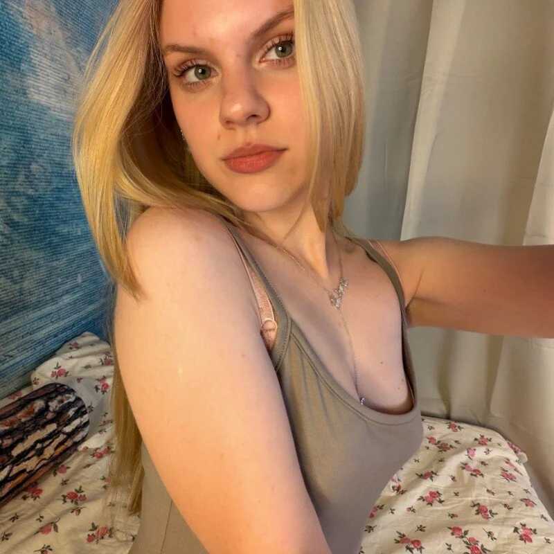 lola_murmure — FansOnlyX creator profile