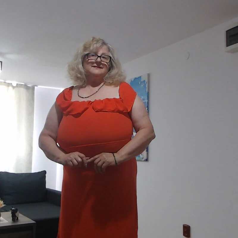 NoraMelow — FansOnlyX creator profile