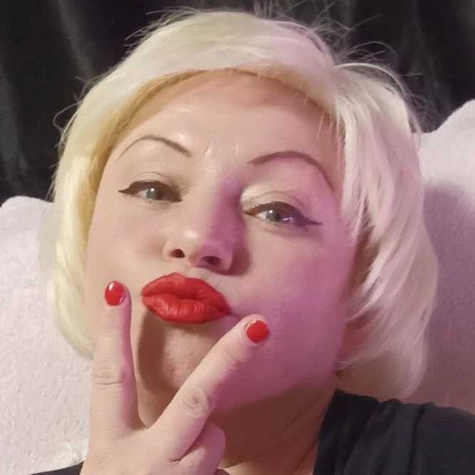 NaughtyMILF4UX — FansOnlyX creator profile
