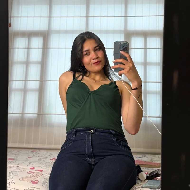 ana_cortez — FansOnlyX creator profile