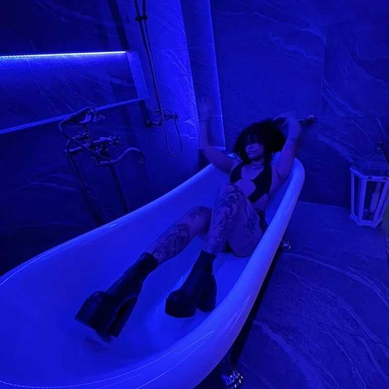juli_rosse — FansOnlyX creator profile