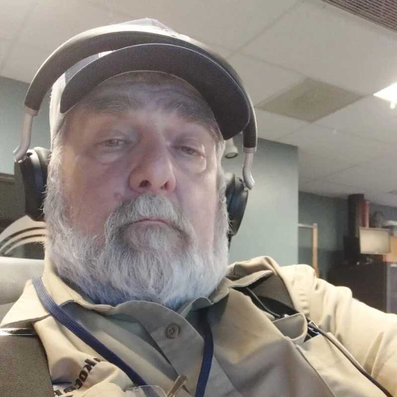 viejo_oso — FansOnlyX creator profile