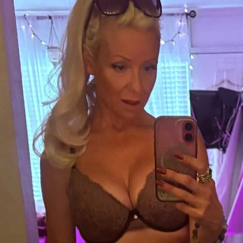 Natasha_holz — FansOnlyX creator profile