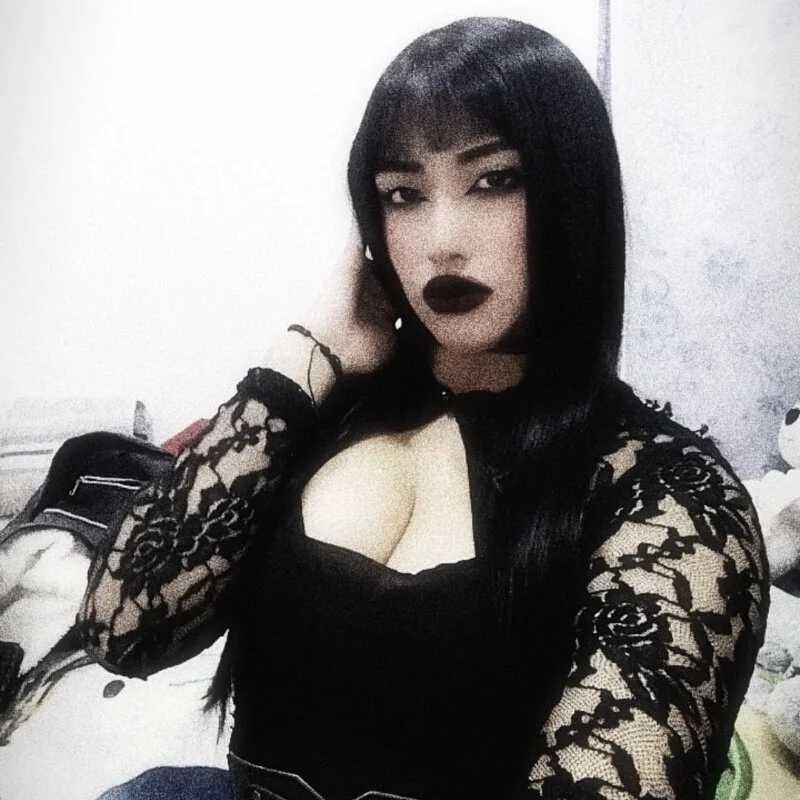DarkCherryDoll — FansOnlyX creator profile
