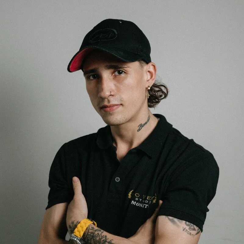 Axel_Kiing — FansOnlyX creator profile