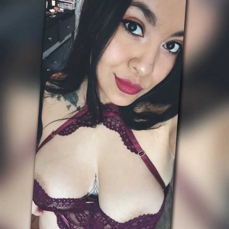 latina_curvy22 — FansOnlyX creator profile