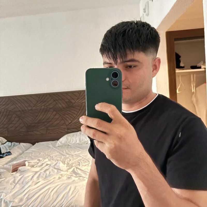 enrique4n3e — FansOnlyX creator profile