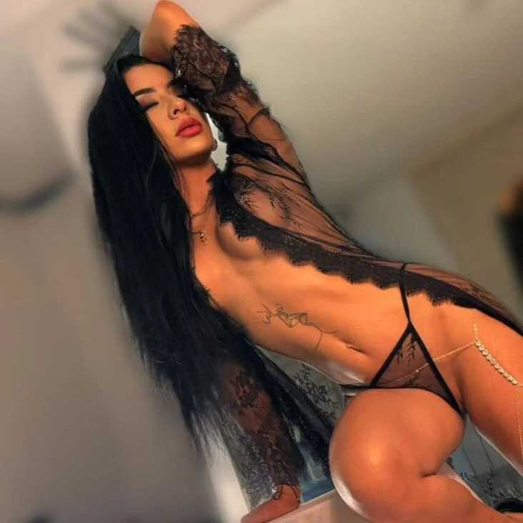 DeboraGil — FansOnlyX creator profile