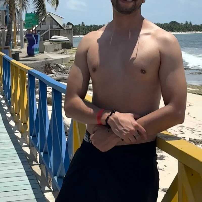 alexvanelive — FansOnlyX creator profile