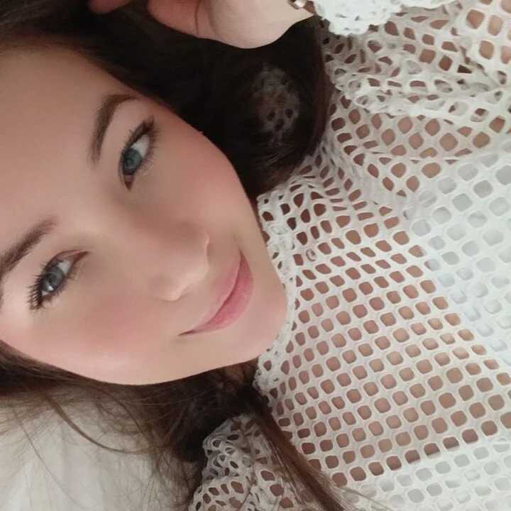 Dahlia_Rousse — FansOnlyX creator profile