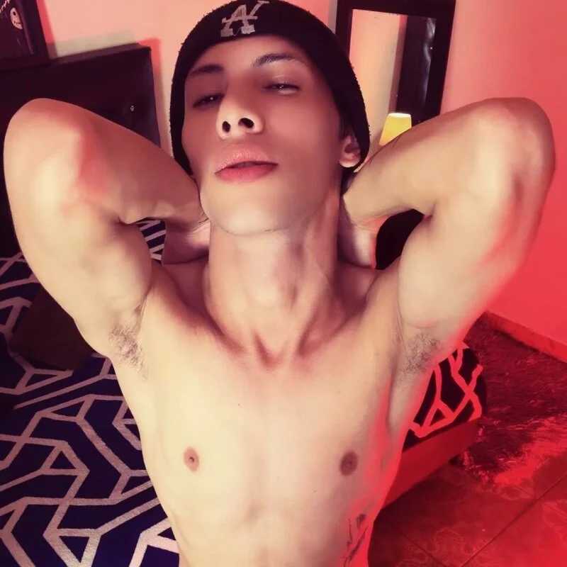 santiago_cutex — FansOnlyX creator profile