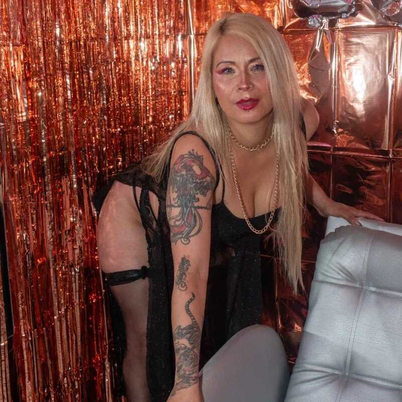 melo_deborah — FansOnlyX creator profile
