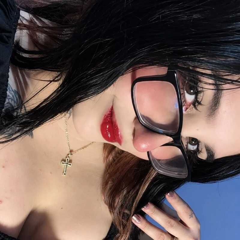 vikavixen — FansOnlyX creator profile