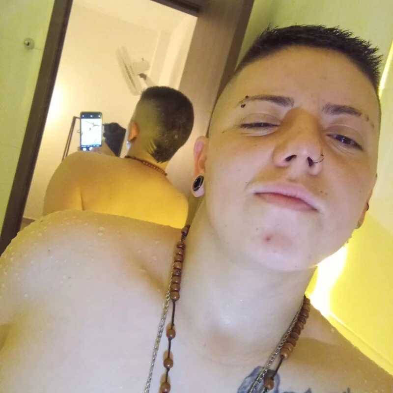 aron_lettone01 — FansOnlyX creator profile