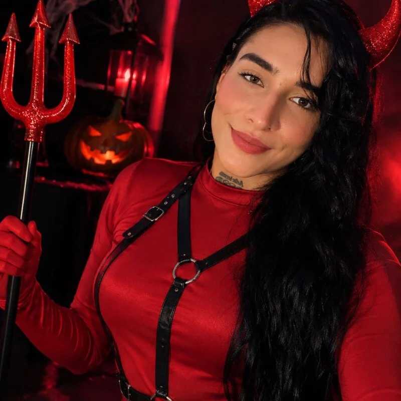 Skarlet_Ruiz_ — FansOnlyX creator profile