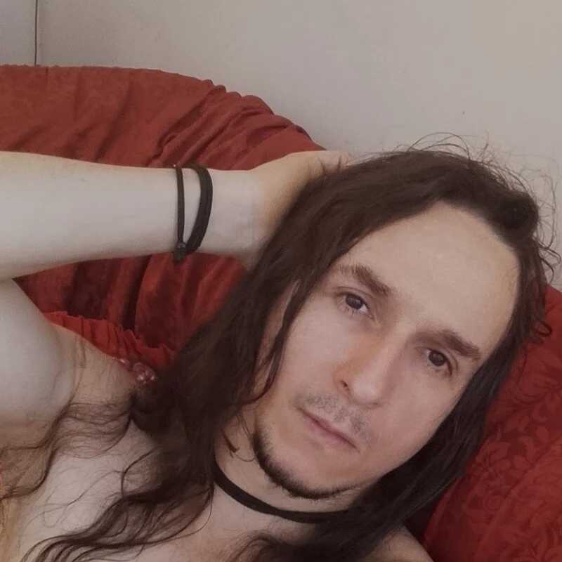 AxelFrost — FansOnlyX creator profile