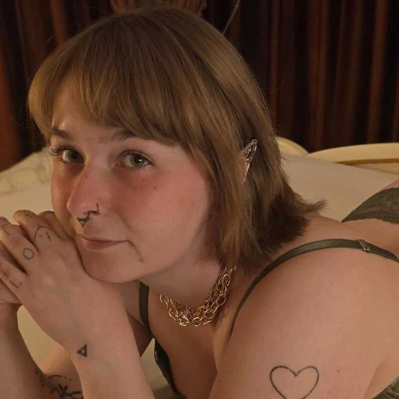 Cariniii — FansOnlyX creator profile
