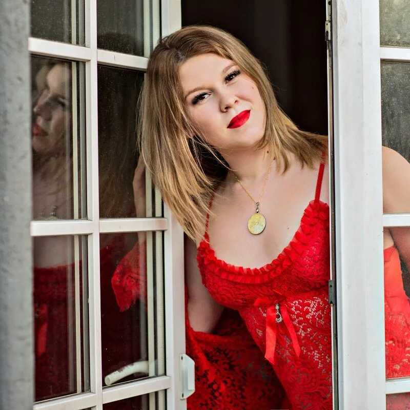 Karolisse — FansOnlyX creator profile