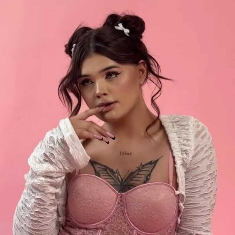 EvaaLane — FansOnlyX creator profile
