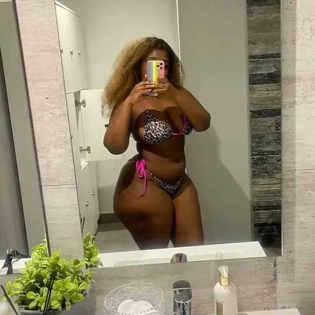 ThickAuraMonroe — FansOnlyX creator profile