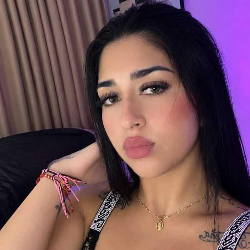 EmilyyyFoxx — FansOnlyX creator profile