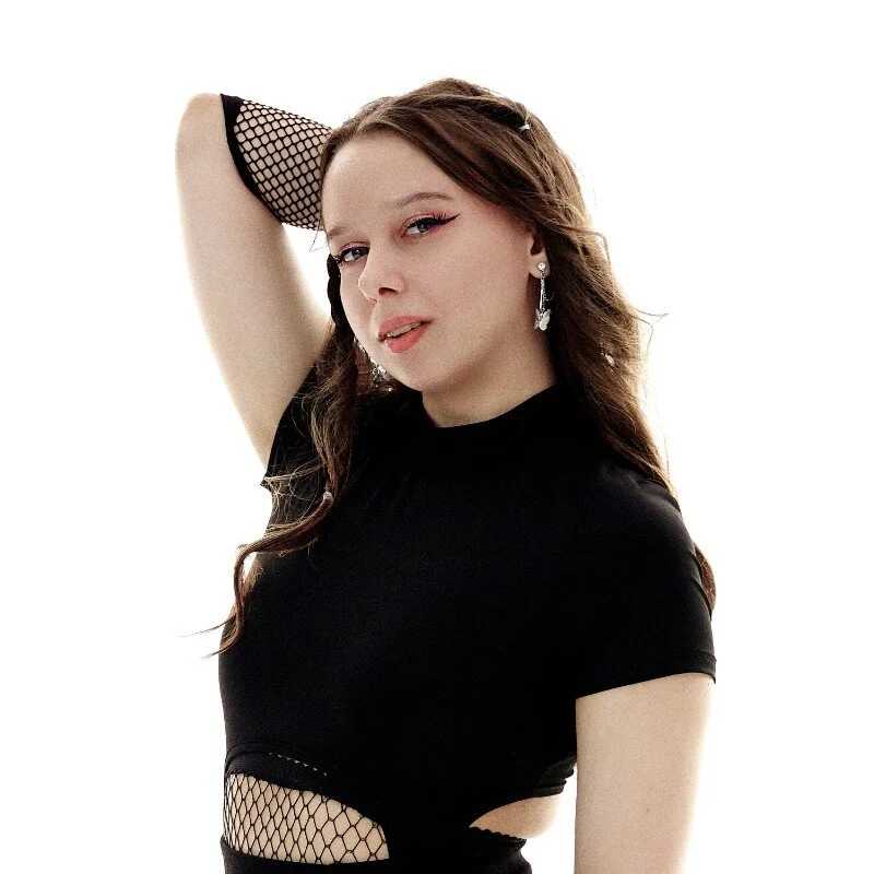 EvelynSincllair — FansOnlyX creator profile