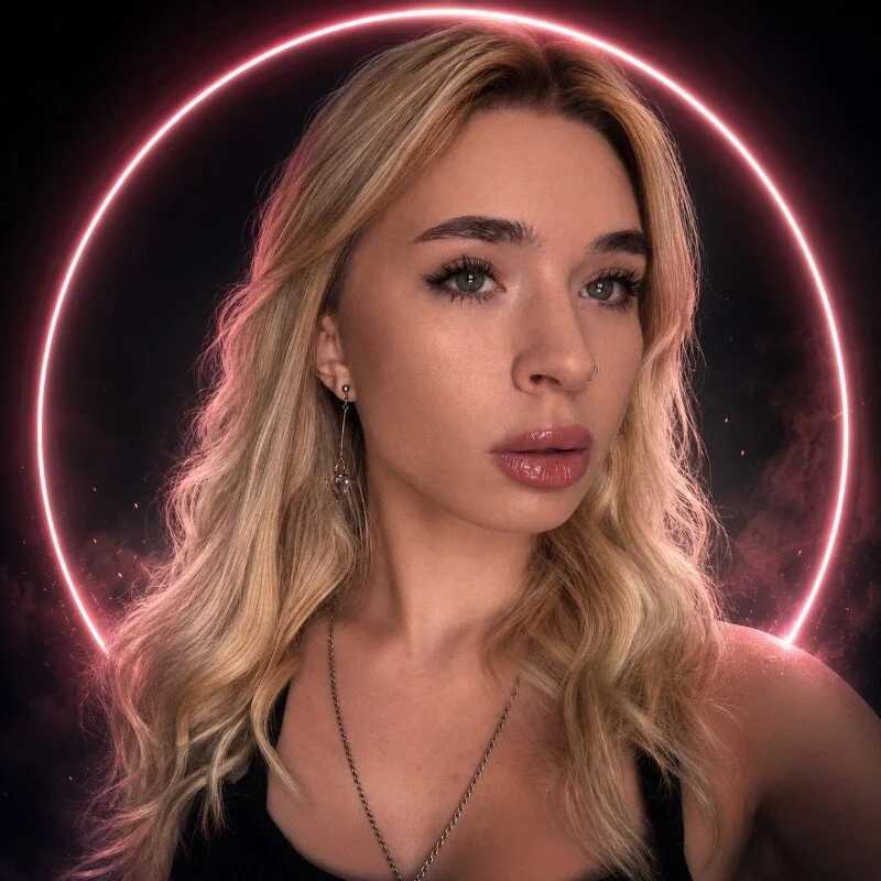 Emily_Hartt — FansOnlyX creator profile