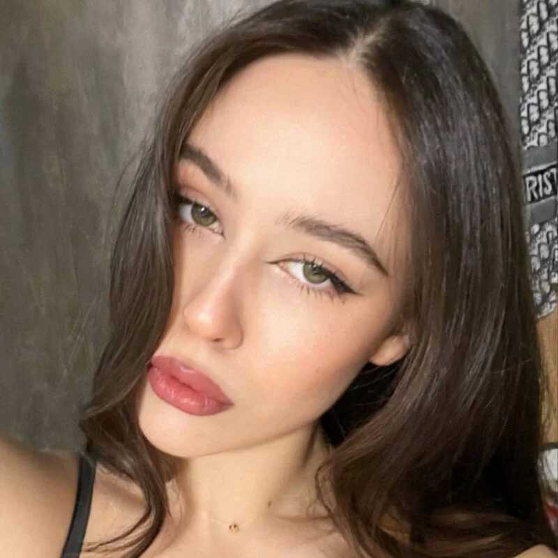 EmiliEliott — FansOnlyX creator profile