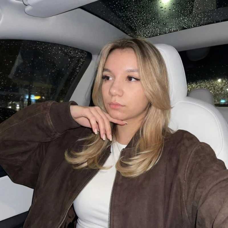 BrynnHolverson — FansOnlyX creator profile