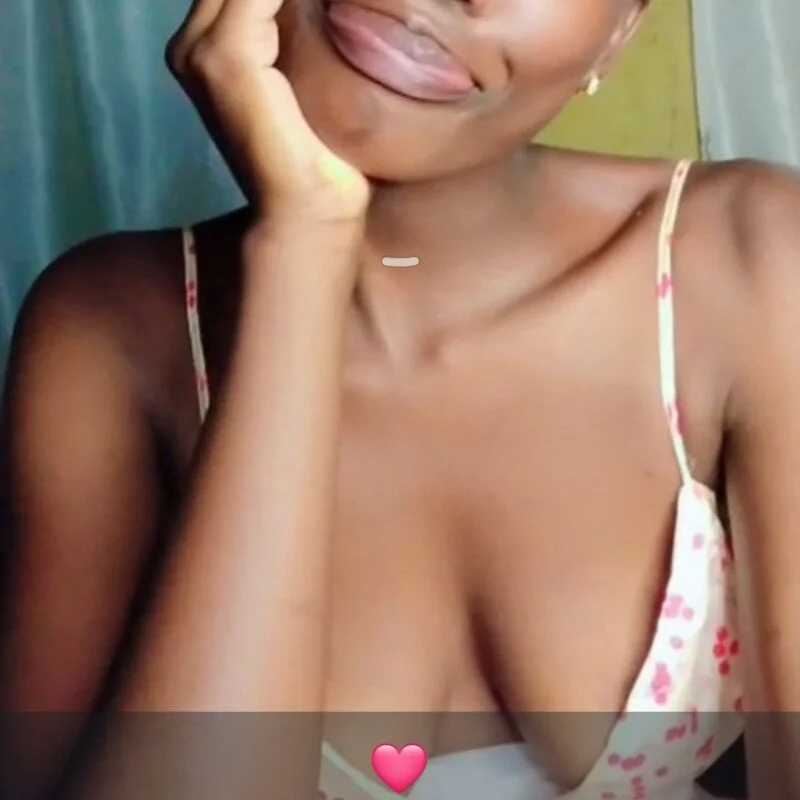 Sexxyrozie — FansOnlyX creator profile