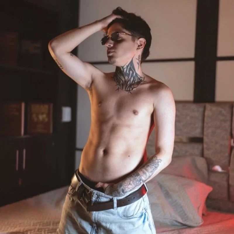 declan_official — FansOnlyX creator profile