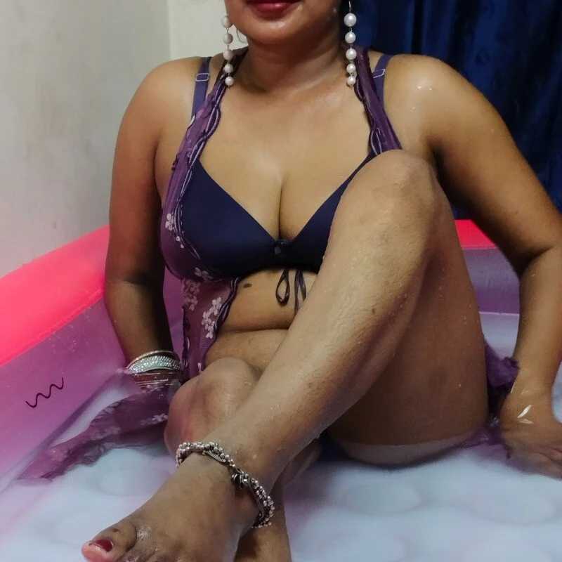 QUEEN_SAKHI1 — FansOnlyX creator profile