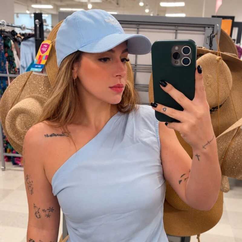 Sweetlybarbie — FansOnlyX creator profile