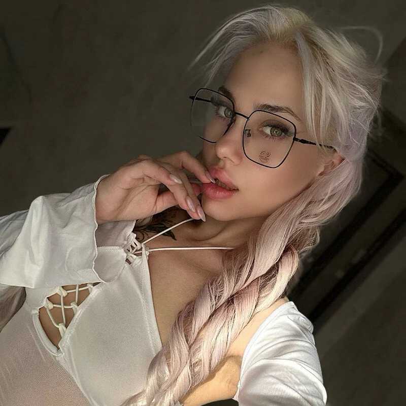 jolly_bellle — FansOnlyX creator profile