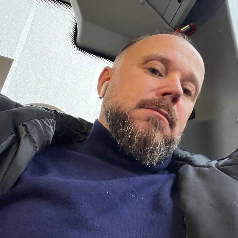 FROL83 — FansOnlyX creator profile