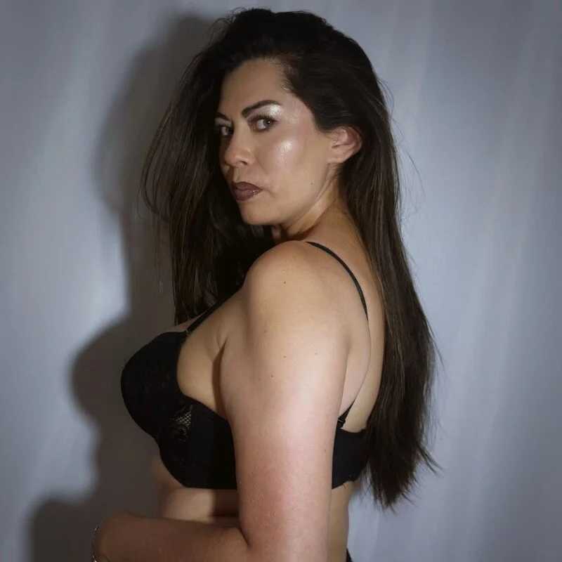 _lara1 — FansOnlyX creator profile