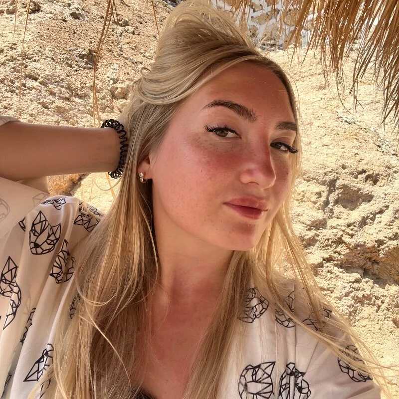 Mira_rooy — FansOnlyX creator profile