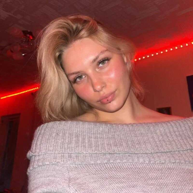 KiraBlaze_ — FansOnlyX creator profile