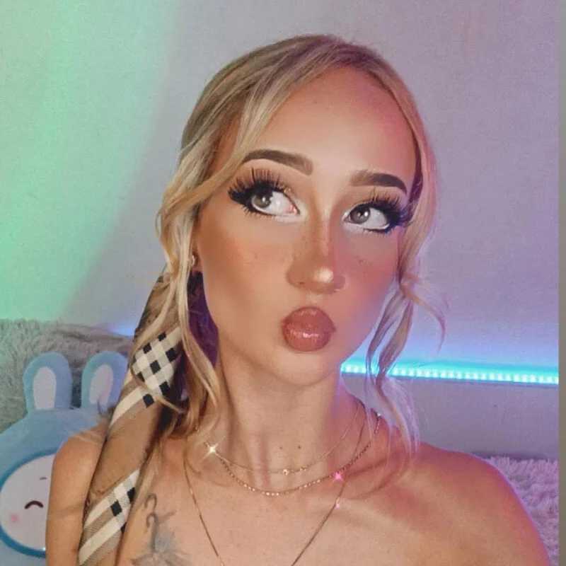 Bella-White — FansOnlyX creator profile