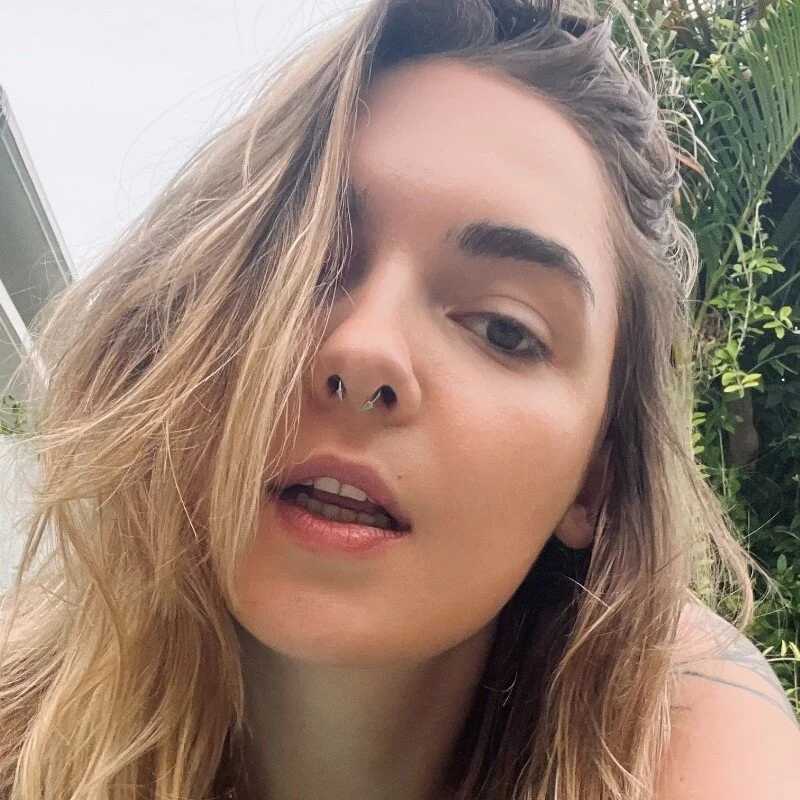 RoxyWet — FansOnlyX creator profile