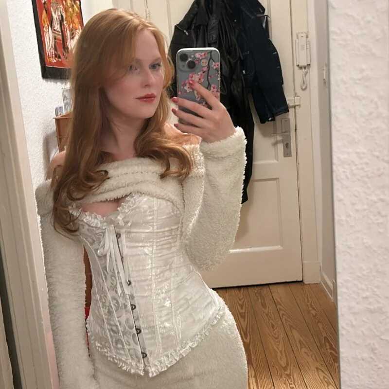JaneSeraphina — FansOnlyX creator profile