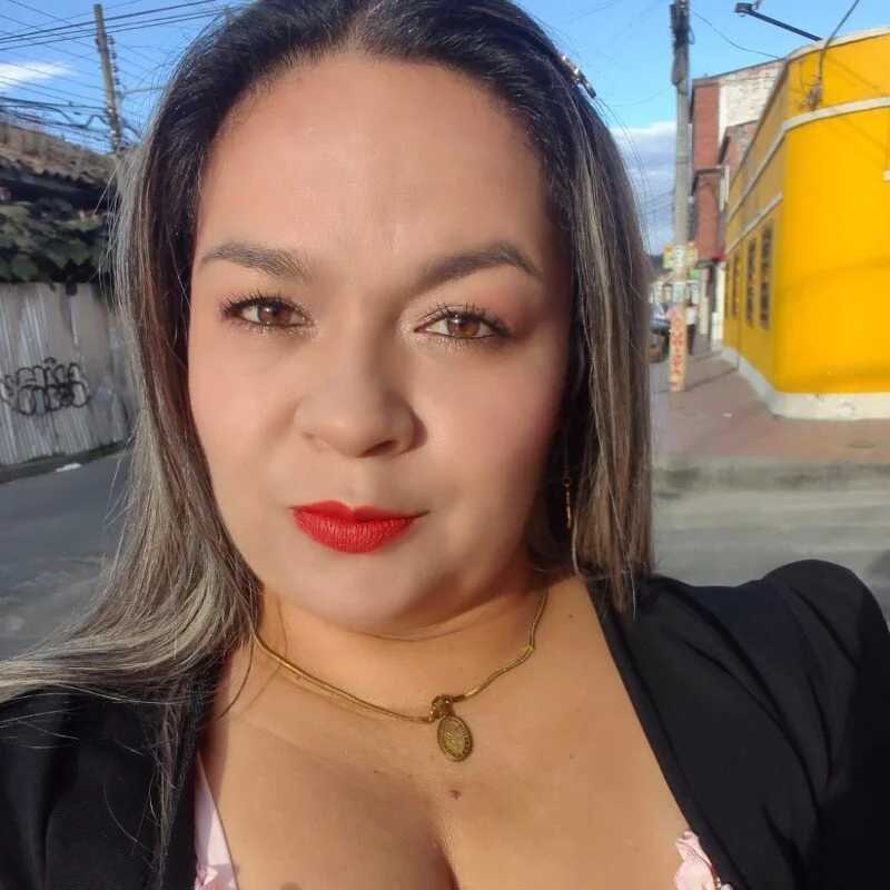 Charlott-1 — FansOnlyX creator profile