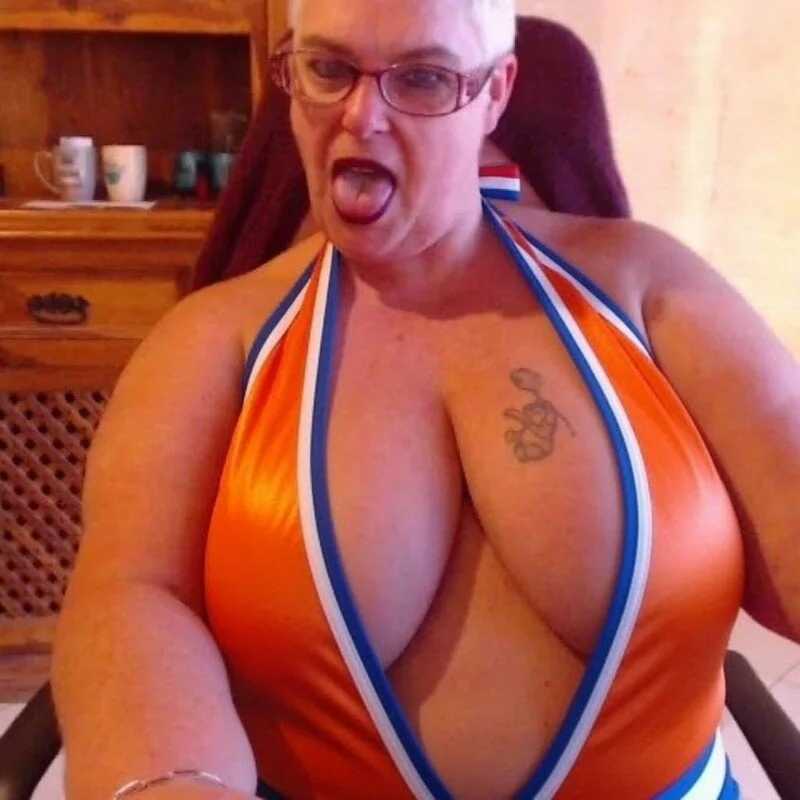MISS_LINDAH — FansOnlyX creator profile