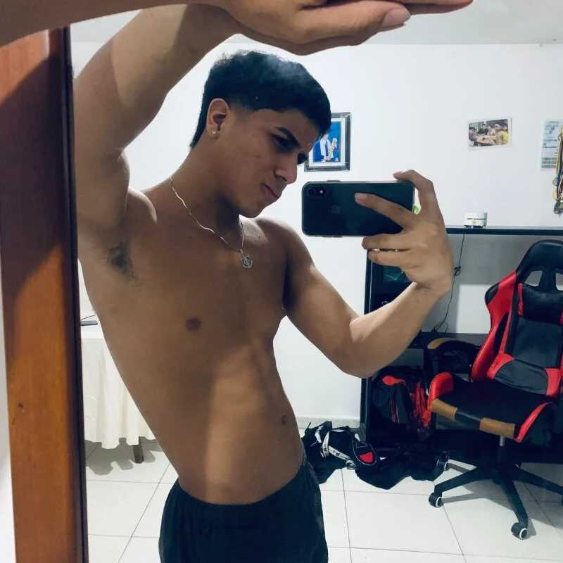 Adonixxx_capizzi22_ — FansOnlyX creator profile